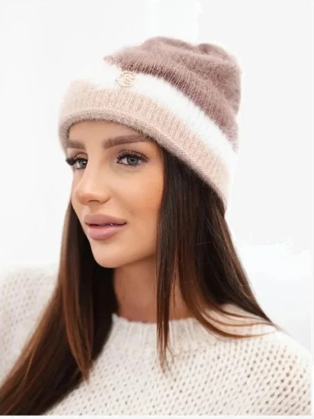 Čiapka dámska beanie rebrovaná s ozdobou fango+biela