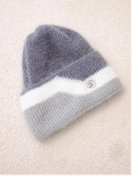Čiapka dámska beanie rebrovaná s ozdobou tmavosivá+sivá