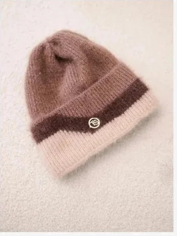 Čiapka dámska beanie rebrovaná s ozdobou fango+béžová