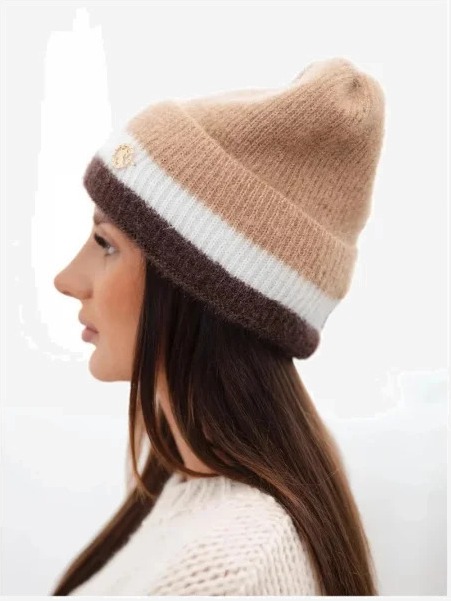 Čiapka dámska beanie rebrovaná s ozdobou camel+hnedá