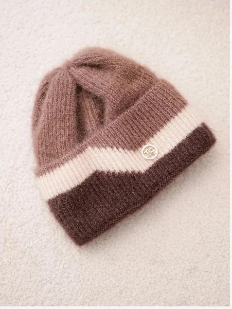 Čiapka dámska beanie rebrovaná s ozdobou fango+hnedá