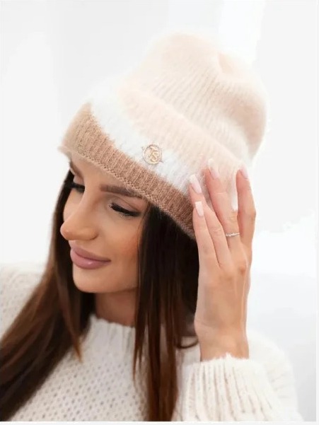 Čiapka dámska beanie rebrovaná s ozdobou camel