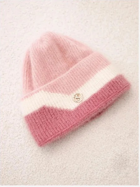 Čiapka dámska beanie rebrovaná s ozdobou prášok+tmavoružová