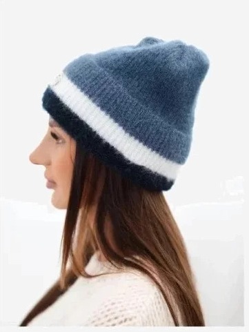 Čiapka dámska beanie rebrovaná s ozdobou džínsy+námornícka modrá