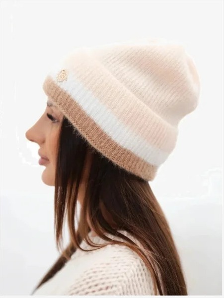 Čiapka dámska beanie rebrovaná s ozdobou camel