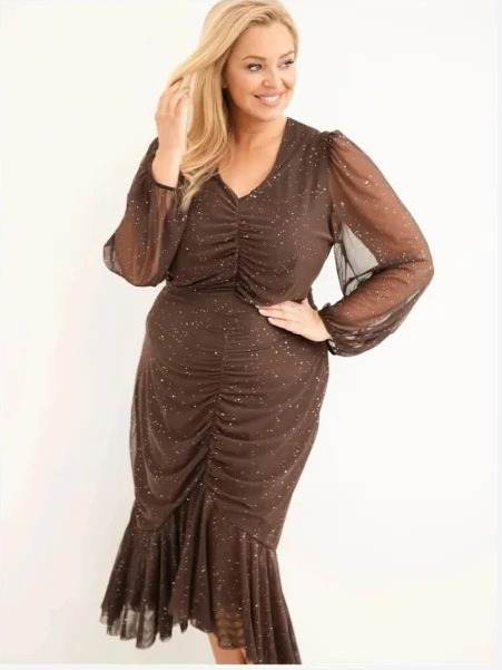 Šaty dámske Plus Size s prídavkom viskózy s riasením hnedý