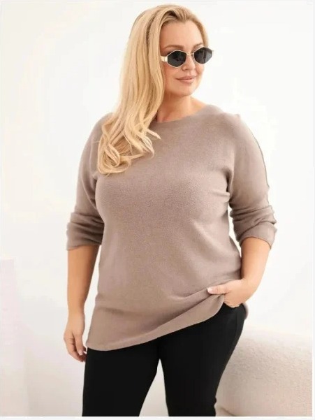 Dámsky sveter plus size s lodičkovým výstrihom Fango