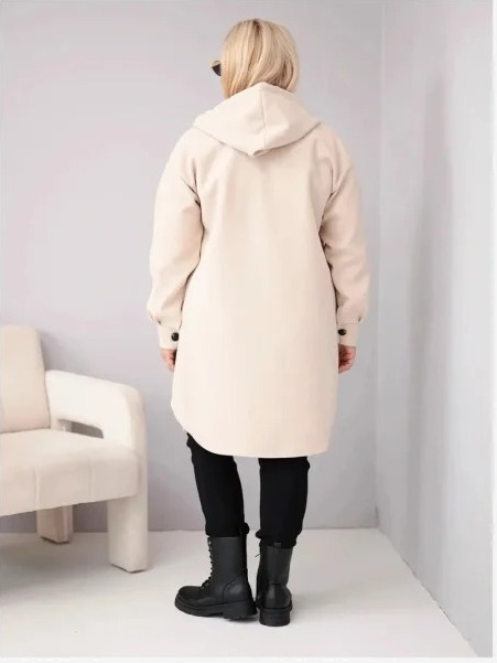 Dámsky kabát Plus Size s kapucňou zapínaný na gombíky béžový