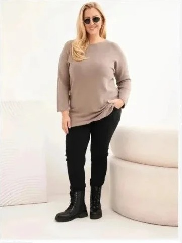 Dámsky sveter plus size s lodičkovým výstrihom Fango
