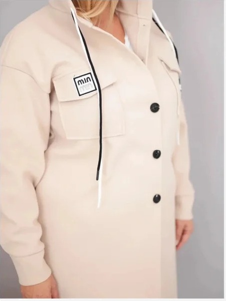 Dámsky kabát Plus Size s kapucňou zapínaný na gombíky béžový