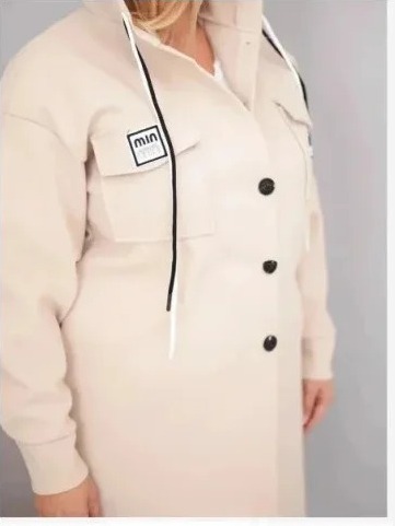 Dámsky kabát Plus Size s kapucňou zapínaný na gombíky béžový