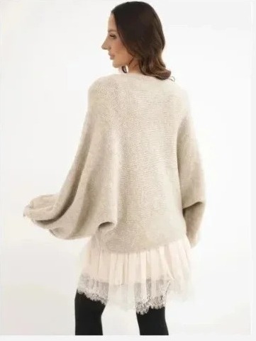 Sveter dámsky so šatami z viskózy a čipkou béžový
