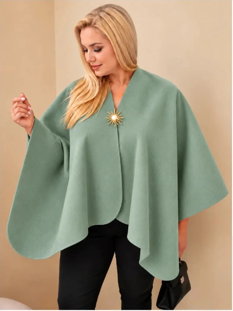 Dámske pončo plus size s brošňou tmavámätová