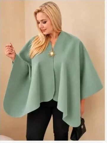 Dámske pončo plus size s brošňou tmavámätová