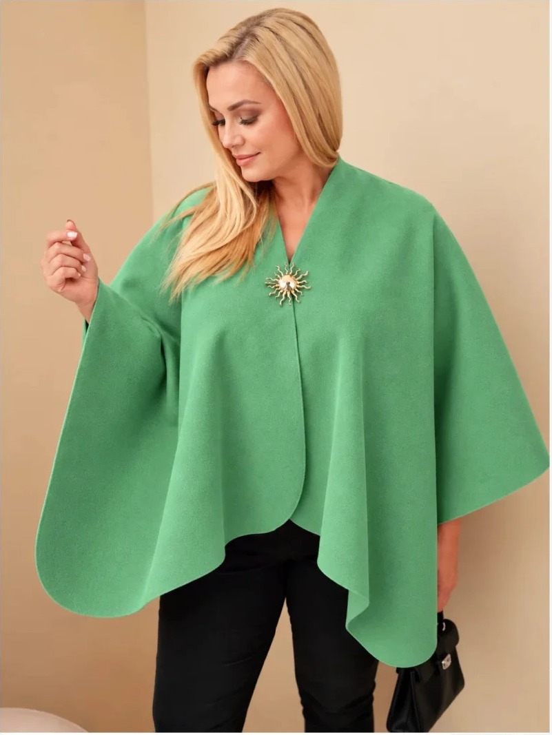 Dámske pončo plus size s brošňou zelená