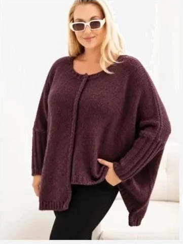 Dámsky sveter Plus Size z akrylom vo voľnom strihu a rukávom 3/4 slivkový