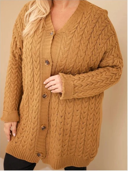 Dámsky kardigán Plus Size s gombíkmi a vrkočovým vzorom camel